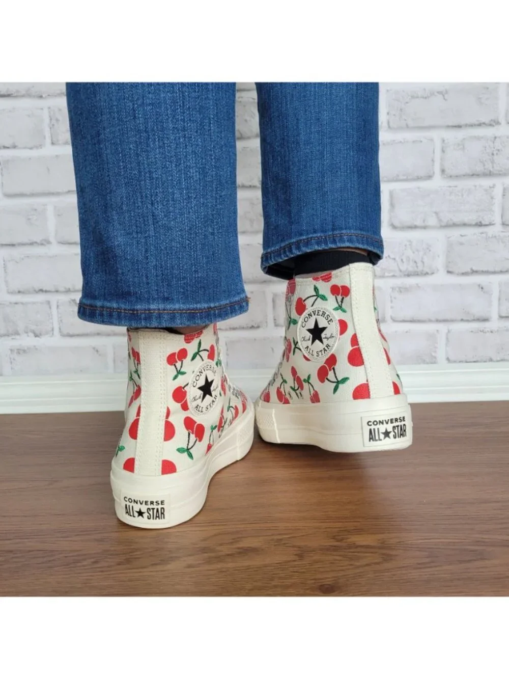 ⭐Converse Ctas Lift Platform Cherries Sz 9 Women Shoes Egret Red Sneaker A08096C